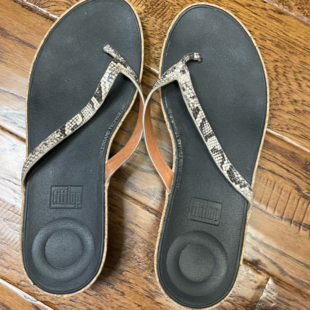 FitFlop snakeskin, platform, flip-flops